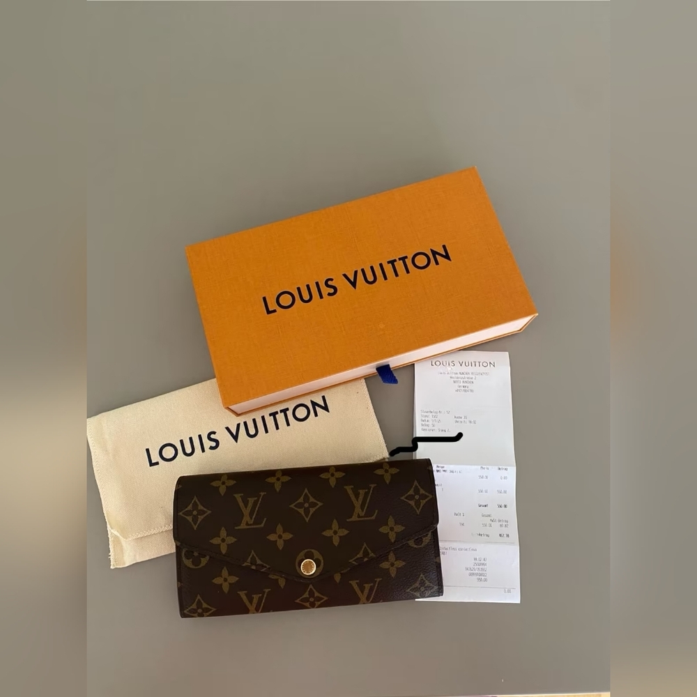 Louis Vuitton Monogram Sarah Wallet